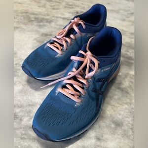 💙💕Blue & Pink Asic shoes size 8.5💕💙